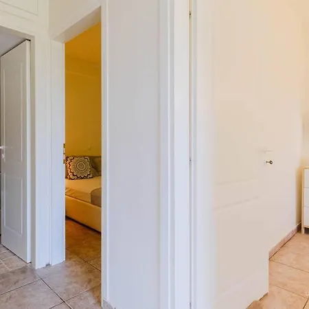 Celestia 1st Floor With Sea Views, Mendi Appartamento
