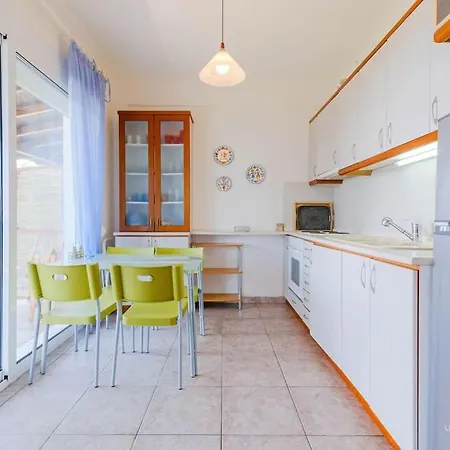 Celestia 1st Floor With Sea Views, Mendi Apartament *