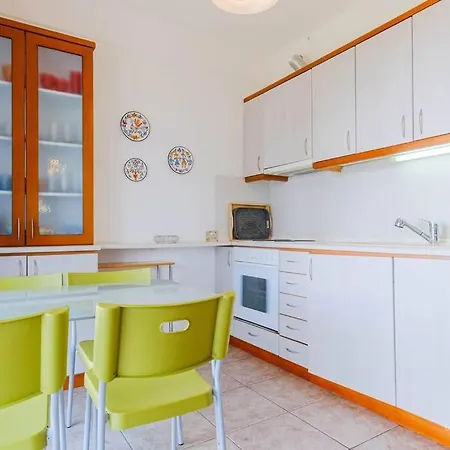 Apartament Celestia 1st Floor With Sea Views, Mendi