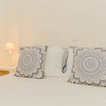 Celestia 1st Floor With Sea Views, Mendi Apartament *